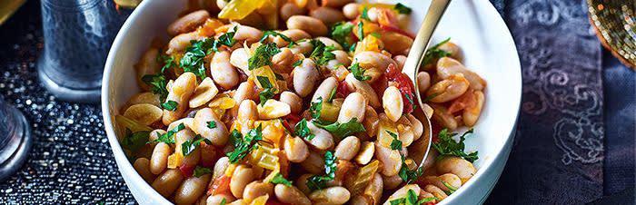 White beans mix with fresh vegetablesimage