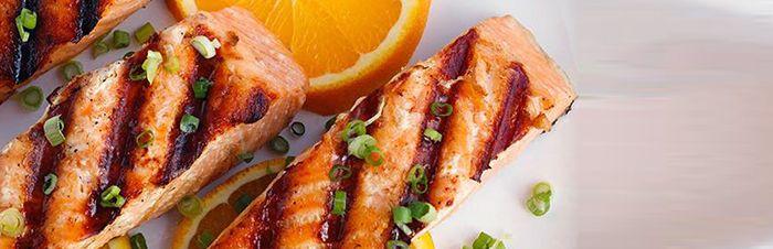 Grilled salmon drizzled with honeyimage